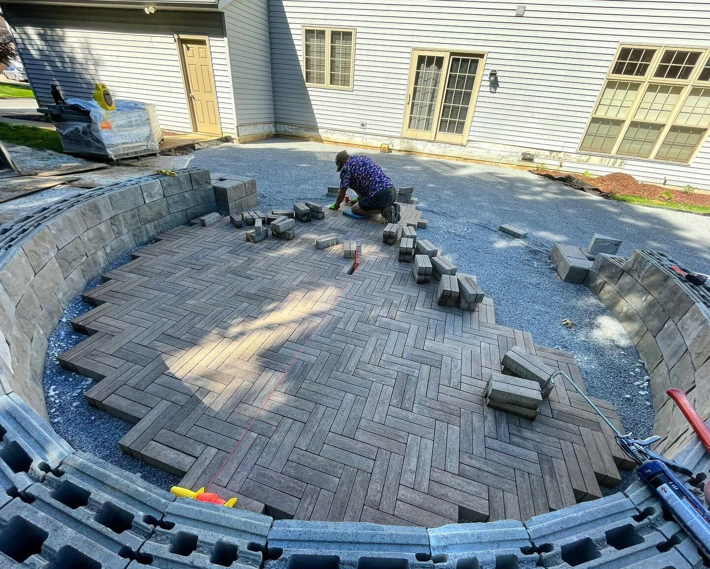 It&rsquo;s Paver Day AND Flamingo Friday!! Since Flannel Friday only lasts a few months we had to start a new tradition!

Here we&rsquo;re laying another double herringbone in the Westmount paver by @techobloc. We&rsquo;ll also mix in some Blu60, Vi
